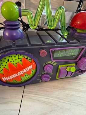 Vintage 1995 Nickelodeon Time Blaster Rise & Slime Alarm Clock AM/FM Radio